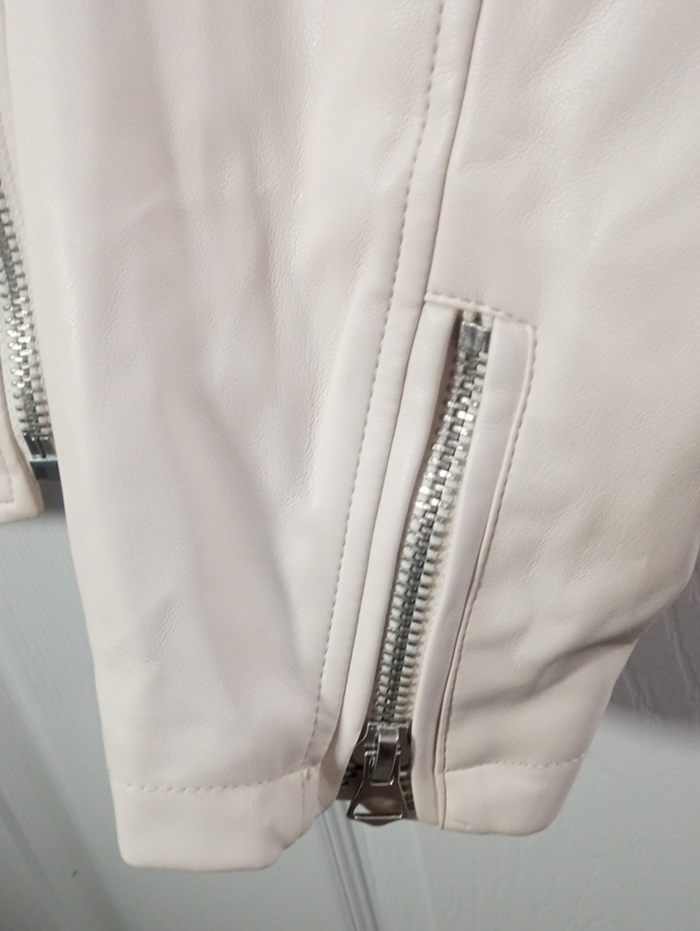 TORRID FAUX LEATHER MOTO JACKET - Picture 5 of 6